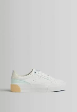 BERSHKA Plateau - Sneakers Laag - White -Bershka 9b820a645dfc49f3851a37021612483a