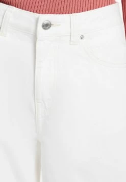 BERSHKA Cropped - Flared Jeans - Off White -Bershka 9c8e32bc5a1746eeacdf31e03df3f1da