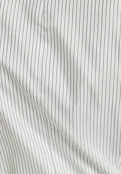 BERSHKA Tailored - Bodywarmer - Grey 11 BERSHKA Tailored - Bodywarmer - Grey -Bershka 9e5f2d12ad6348f68ef641e7b2651f99