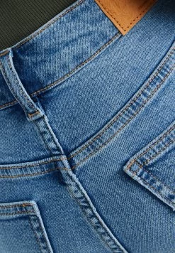 BERSHKA Roll-Up - Jeansshort - Light-Blue Denim -Bershka 9f773ff802b14937af3a84620a747884