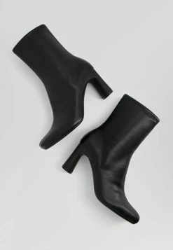 BERSHKA Fitted Mid - Korte Laarzen - Black -Bershka a45cc4eef639446ea9ade6271d30f74e