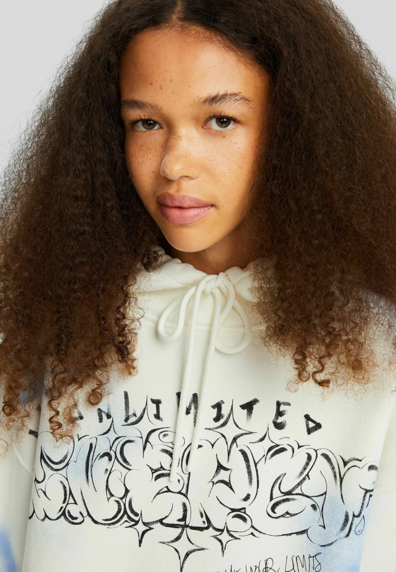 BERSHKA Printed- Hoodie - White 4 BERSHKA Printed- Hoodie - White - Afbeelding 4