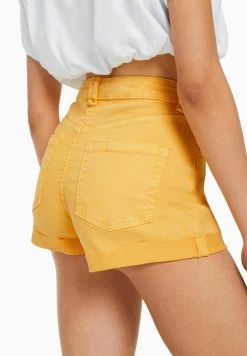 BERSHKA Comfort With Turn-Up Hems - Shorts - Yellow -Bershka a69e83edd434454bba0c31499bc2113a