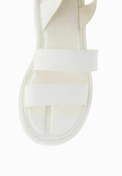 BERSHKA Embossed With Ankle Strap - Sandalen - Beige -Bershka ad9cb6ecdf6b47928a4ebfcd4cac4c08
