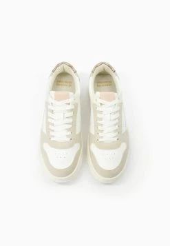 BERSHKA Contrast With Details - Sneakers Laag - Beige -Bershka aeffe883bf5249e19a99dcd50288fa25