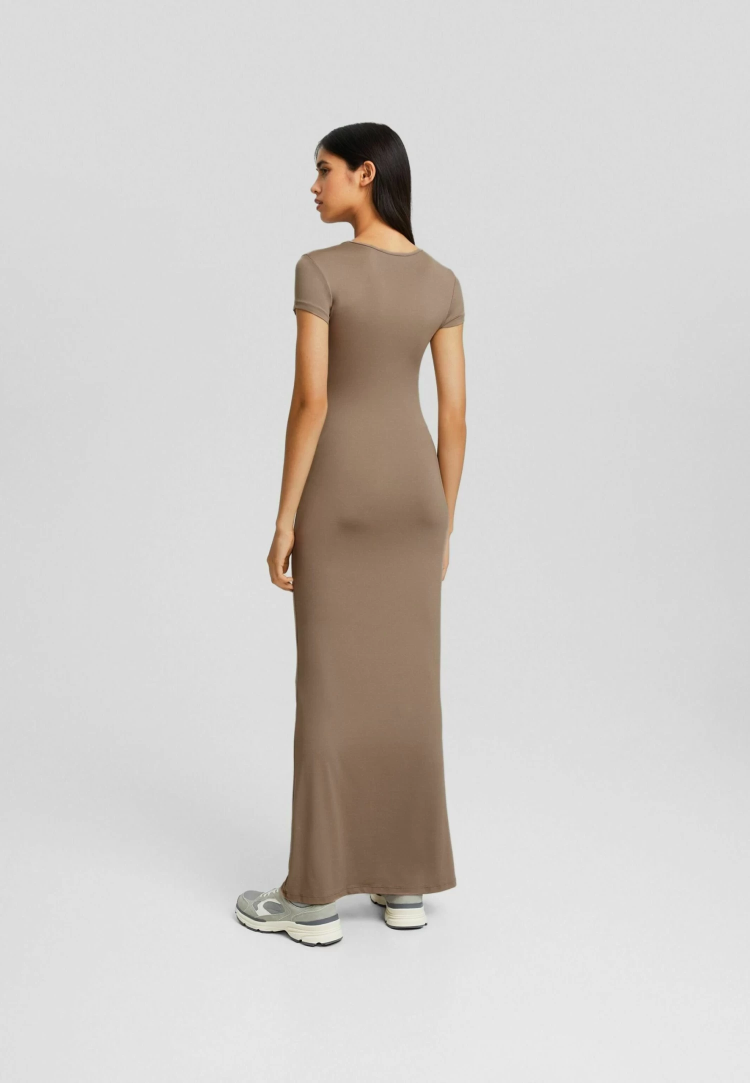 BERSHKA Long Short Sleeve- Maxi-Jurk - Camel 2 BERSHKA Long Short Sleeve- Maxi-Jurk - Camel - Afbeelding 2