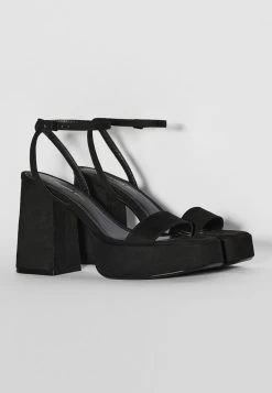 BERSHKA Sandalen Met Plateauzool - Black 9 BERSHKA Sandalen Met Plateauzool - Black -Bershka b411be8955ca4bf9afd6e1bdeae47378