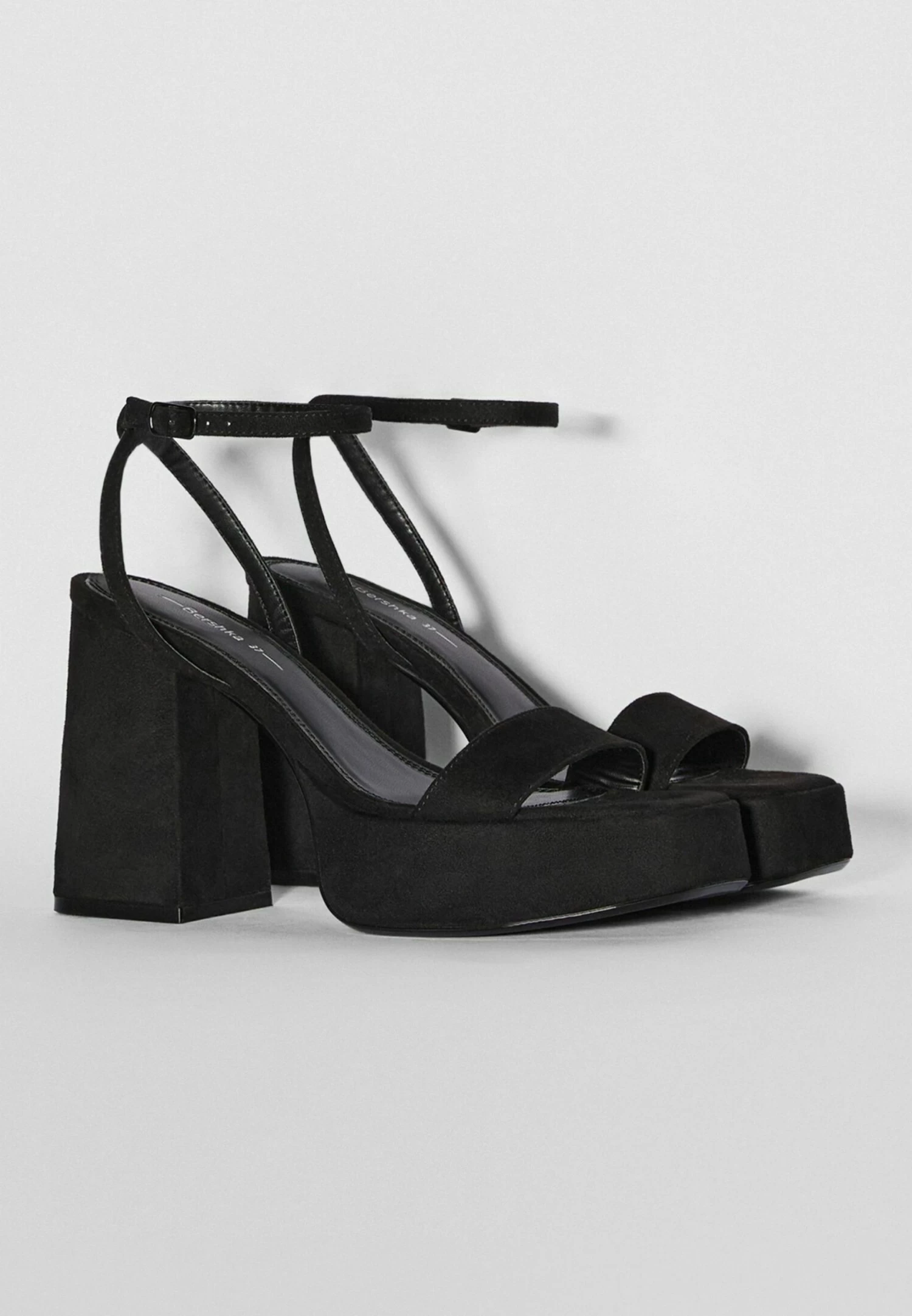 BERSHKA Sandalen Met Plateauzool - Black 3 BERSHKA Sandalen Met Plateauzool - Black - Afbeelding 3