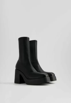 BERSHKA Fitted - Enkellaarsjes Met Hoge Hak - Black -Bershka b4288157c14847ceabedc5fb8f7739af