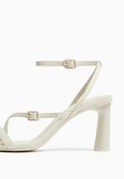 BERSHKA With Ankle Strap - Strappy 11720160 - Sandalen - White 12 BERSHKA With Ankle Strap - Strappy 11720160 - Sandalen - White -Bershka b5ba11556d6548169ab729ddec441310