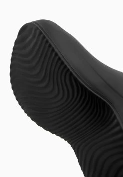 BERSHKA Platform- Badslippers - Black -Bershka bb21554eca2c40a899df8288ca2f75d1