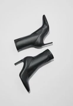 BERSHKA Fitted - Hoge Hakken - Black 11 BERSHKA Fitted - Hoge Hakken - Black -Bershka bf2311a1383a46fb91edbe6d46cc35b7