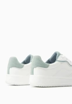 BERSHKA Contrast Details - Sneakers Laag - White -Bershka c287985f641c412999ed8a3aad1d51b2