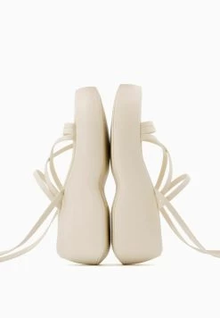 BERSHKA Strappy With Ankle Strap - Sandalen Met Sleehak - Beige 11 BERSHKA Strappy With Ankle Strap - Sandalen Met Sleehak - Beige -Bershka c890f70a5a454b1186fdb524bac86089