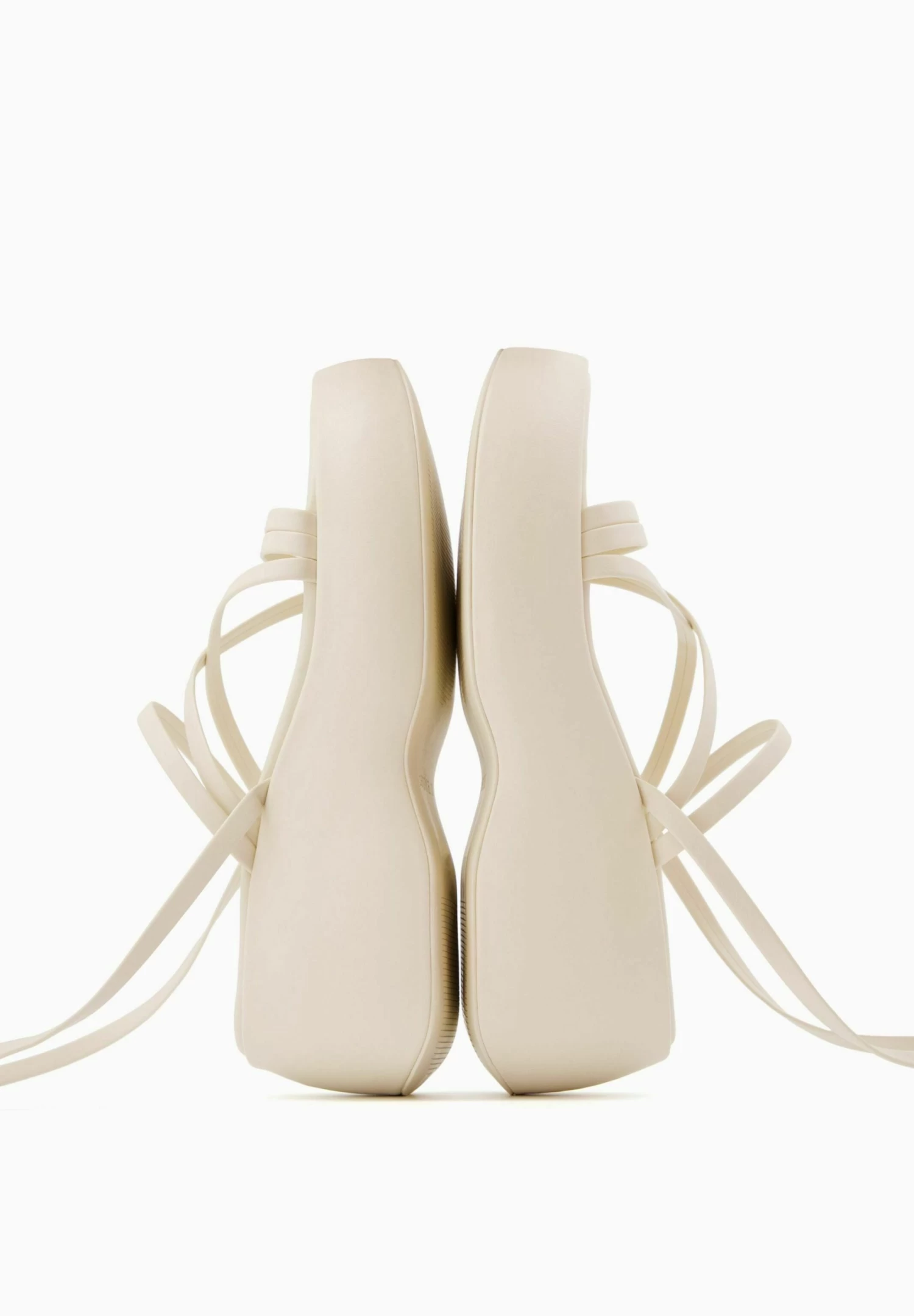 BERSHKA Strappy With Ankle Strap - Sandalen Met Sleehak - Beige 5 BERSHKA Strappy With Ankle Strap - Sandalen Met Sleehak - Beige - Afbeelding 5