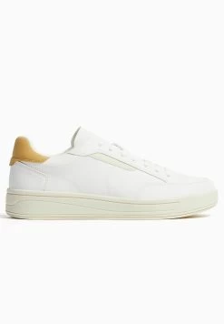 BERSHKA Retro Style - Sneakers Laag - White -Bershka ca9f77efecc549448588116627ff69c5