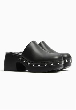 BERSHKA Studded - Clogs - Black -Bershka caf347ce955c48ae8e00c82b6087d52f