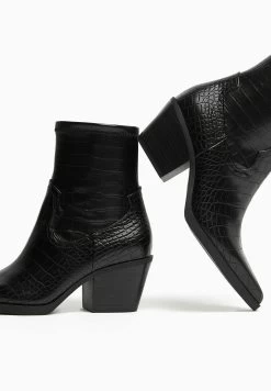 BERSHKA Embossed Animal Print 11122160 - Korte Laarzen - Black 10 BERSHKA Embossed Animal Print 11122160 - Korte Laarzen - Black -Bershka cbc4fed60da24e1f9abf010d60589e9c