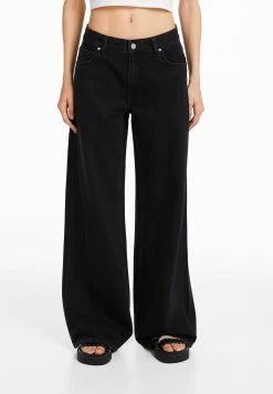 BERSHKA Wide-Leg - Flared Jeans - Black