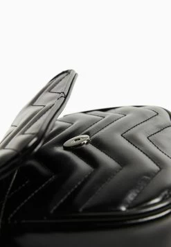 BERSHKA Padded Chain Strap - Schoudertas - Black 6 BERSHKA Padded Chain Strap - Schoudertas - Black -Bershka d0707175ac6c43a0bdded700679ee2fa