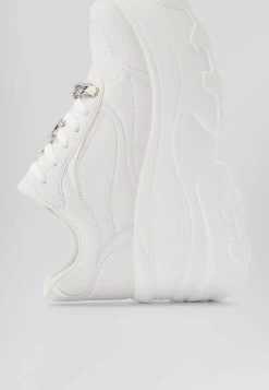 BERSHKA Rhinestone Detail Xl - Sneakers Laag - White -Bershka d67e80cc413147fa965cd7f5bf4703fd