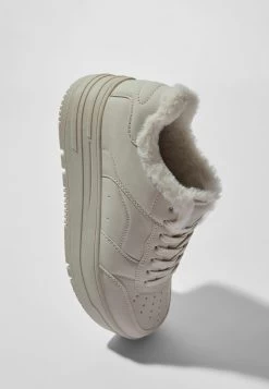 BERSHKA Sneakers Laag - Off White 9 BERSHKA Sneakers Laag - Off White -Bershka d869a0b4c62e49ec92656c5179e1b1a8