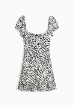 BERSHKA Short Sleeve Waffle- Mini - Gebreide Jurk - Black/White 11 BERSHKA Short Sleeve Waffle- Mini - Gebreide Jurk - Black/White -Bershka d91973970b5049948b21ce101830e933