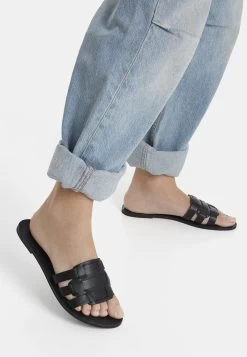 BERSHKA Strappy- Muiltjes - Black