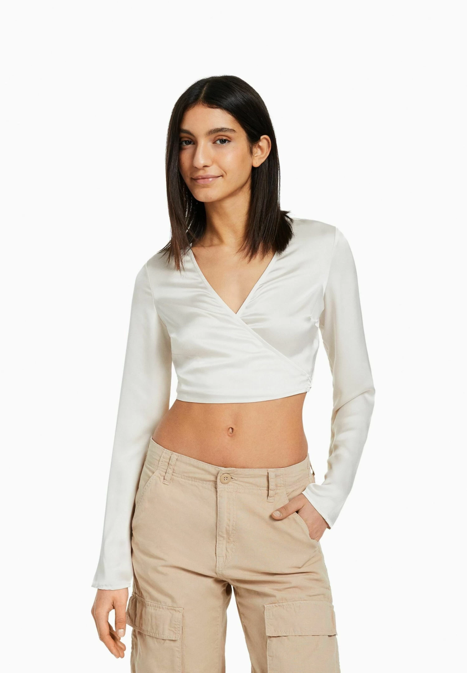 BERSHKA Long Sleeve Finish Crossover - Blouse - Beige 1 BERSHKA Long Sleeve Finish Crossover - Blouse - Beige