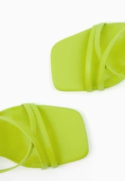 BERSHKA With Ankle Strap - Sandalen - Neon Green 10 BERSHKA With Ankle Strap - Sandalen - Neon Green -Bershka db4106a6e4a94054a273f4c266168bd6