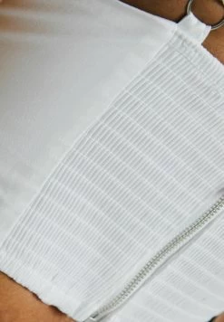 BERSHKA Cropped With Straps - Corset- Top - Off White -Bershka dc024a5e5d154be58e344c38846f6c2f