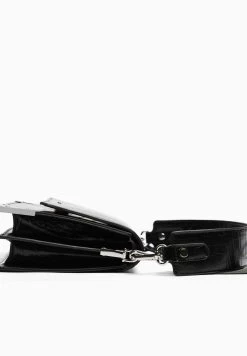 BERSHKA Textured - Minaudière With Handle - Handtas - Black -Bershka dc5dff129c3044d89333e200140e7bf5