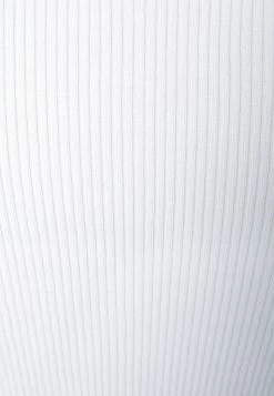 BERSHKA Cropped Buttoned - Vest - Off White 11 BERSHKA Cropped Buttoned - Vest - Off White -Bershka dcad9581f1034a619d5dc7715638d8c0