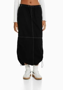 BERSHKA Parachute - Jeansrok - Black