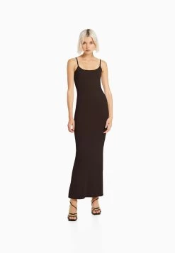 BERSHKA Long Fitted Strappy - Maxi-Jurk - Brown