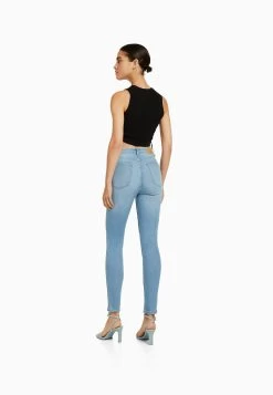 BERSHKA Super High-Waist - Jeans Skinny Fit - Light Blue -Bershka e169a17ba3ac4520a6d01a15bb09866a
