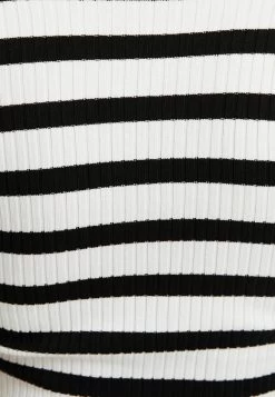 BERSHKA With Neckline - Trui - Black -Bershka e408b3df36b74d1fb3aa298dea7f97cc