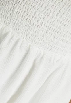 BERSHKA Textured With Shirring - Bandeau - Jumpsuit - White 9 BERSHKA Textured With Shirring - Bandeau - Jumpsuit - White -Bershka e4d1fc433ccf446a8d7ce41d22b13344