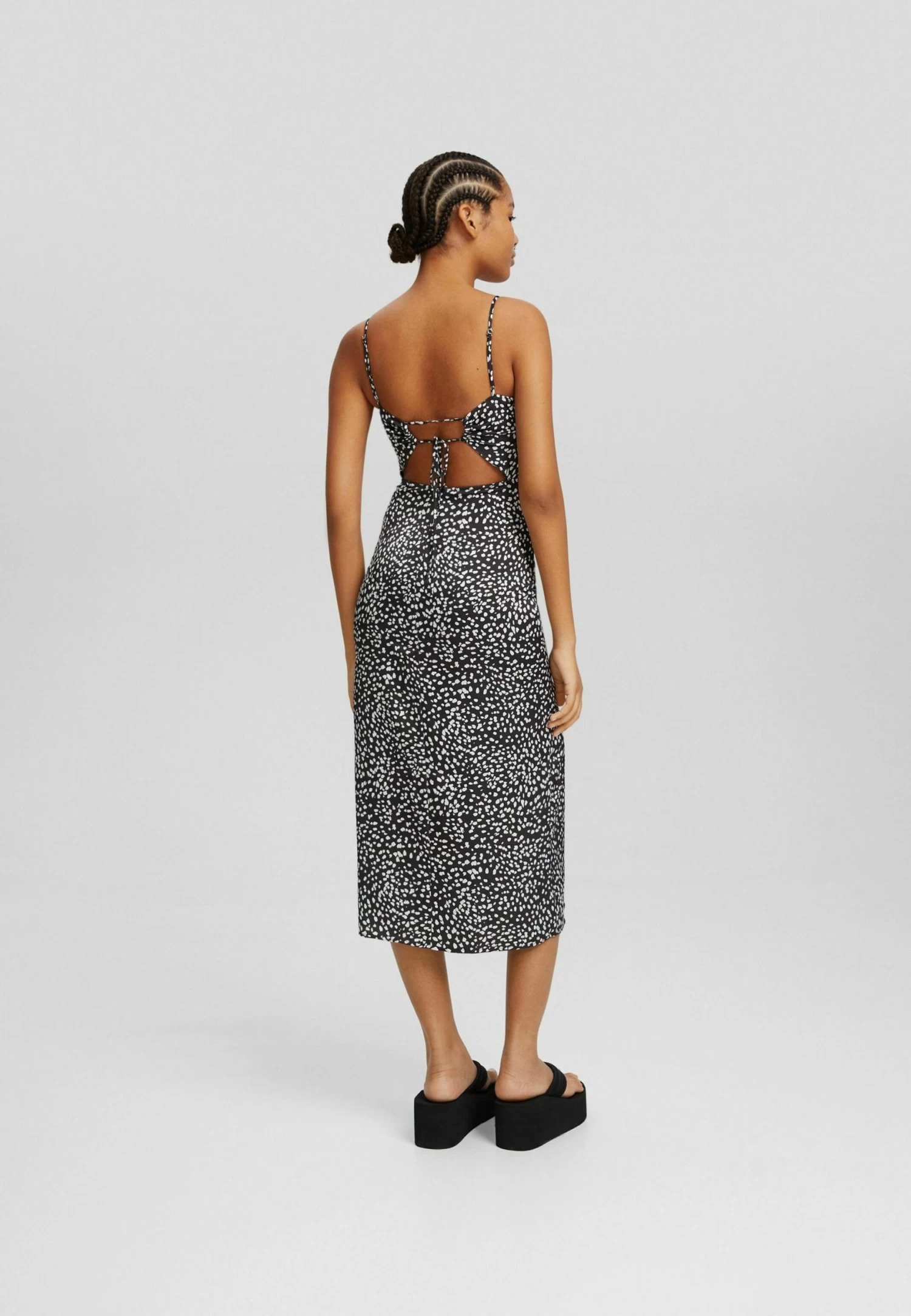 BERSHKA Printed With Straps - Jurk - Black 2 BERSHKA Printed With Straps - Jurk - Black - Afbeelding 2