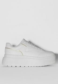 BERSHKA Sneakers Laag - White -Bershka ee77c3f656ef4256a9e3b0d21cd3a8e8
