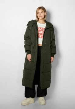 BERSHKA Long - Winterjas - Khaki