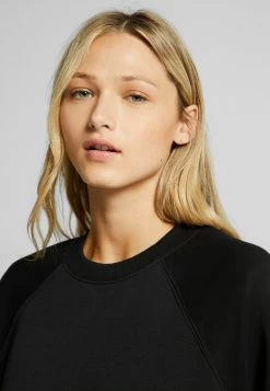 BERSHKA Raglan Sleeve - Sweater - Black 9 BERSHKA Raglan Sleeve - Sweater - Black -Bershka f1dd3453cad24fd9bdce3b9da5d0f184