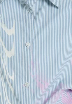 BERSHKA Long Sleeve Striped - Overhemdblouse - Blue 11 BERSHKA Long Sleeve Striped - Overhemdblouse - Blue -Bershka f20e81d398a54f03a304946f3688b5bb