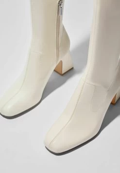 BERSHKA Overknee Laarzen - Off-White -Bershka f5460ea2728e4a66bfcd3aa53901189d