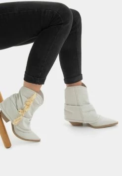 BERSHKA With Fringing - Cowboy-/Bikerlaarsjes - Beige