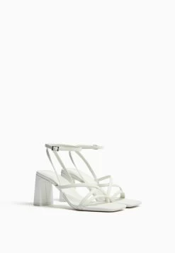 BERSHKA With Ankle Strap - Sandalen - White 9 BERSHKA With Ankle Strap - Sandalen - White -Bershka fb5cca4228944a789a8e5cdf5446f2ee